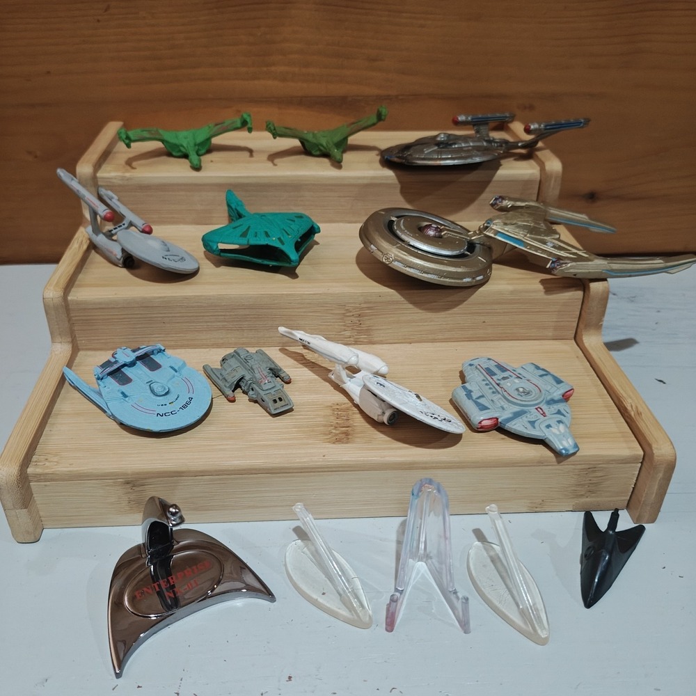 Lot of 10 Star Trek Ships 1" to 4" Plastic Discovery NCC-1031 1701 1864‎